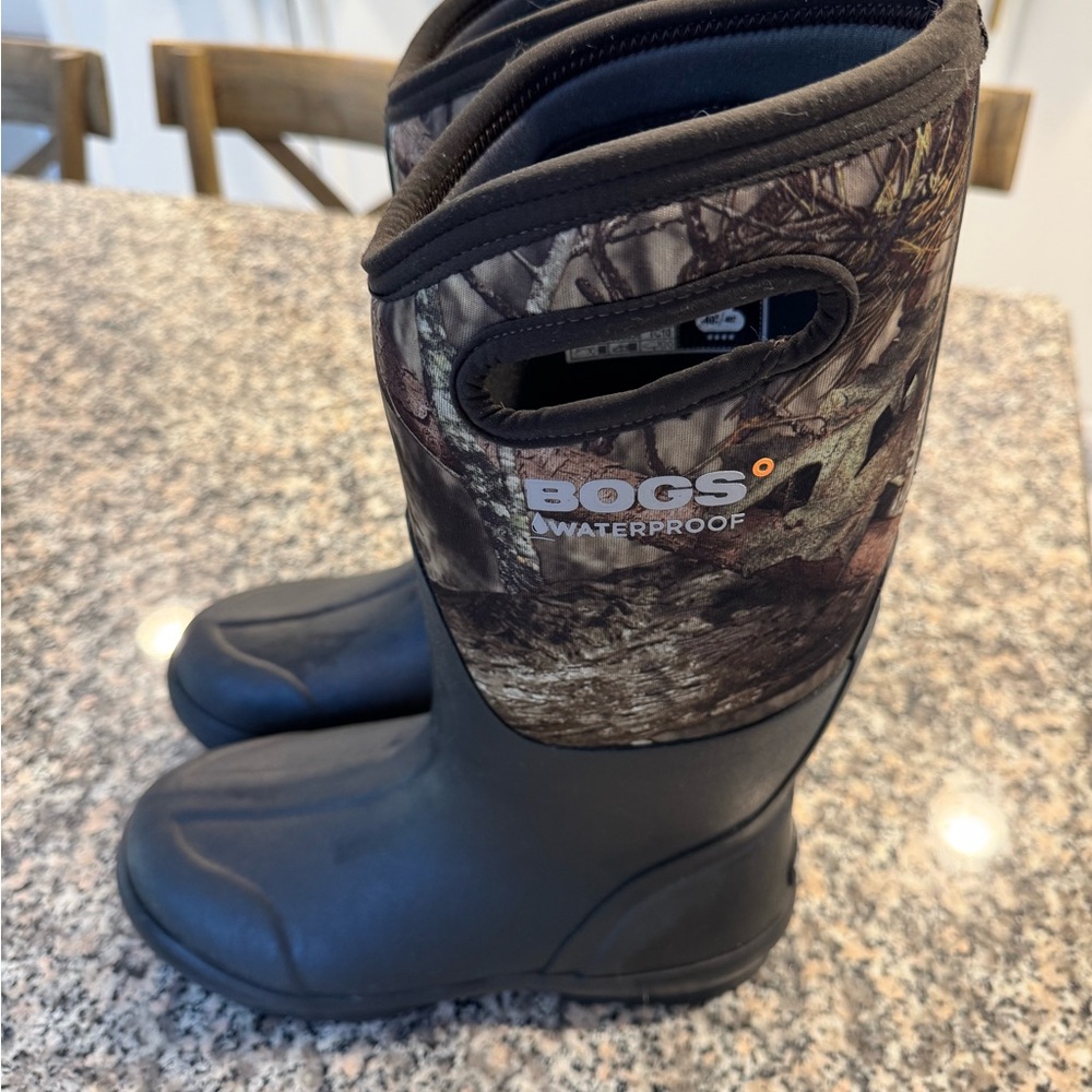 BOGS women's Waterproof Camo Boots, size 8 EUC - Picture 4 of 7